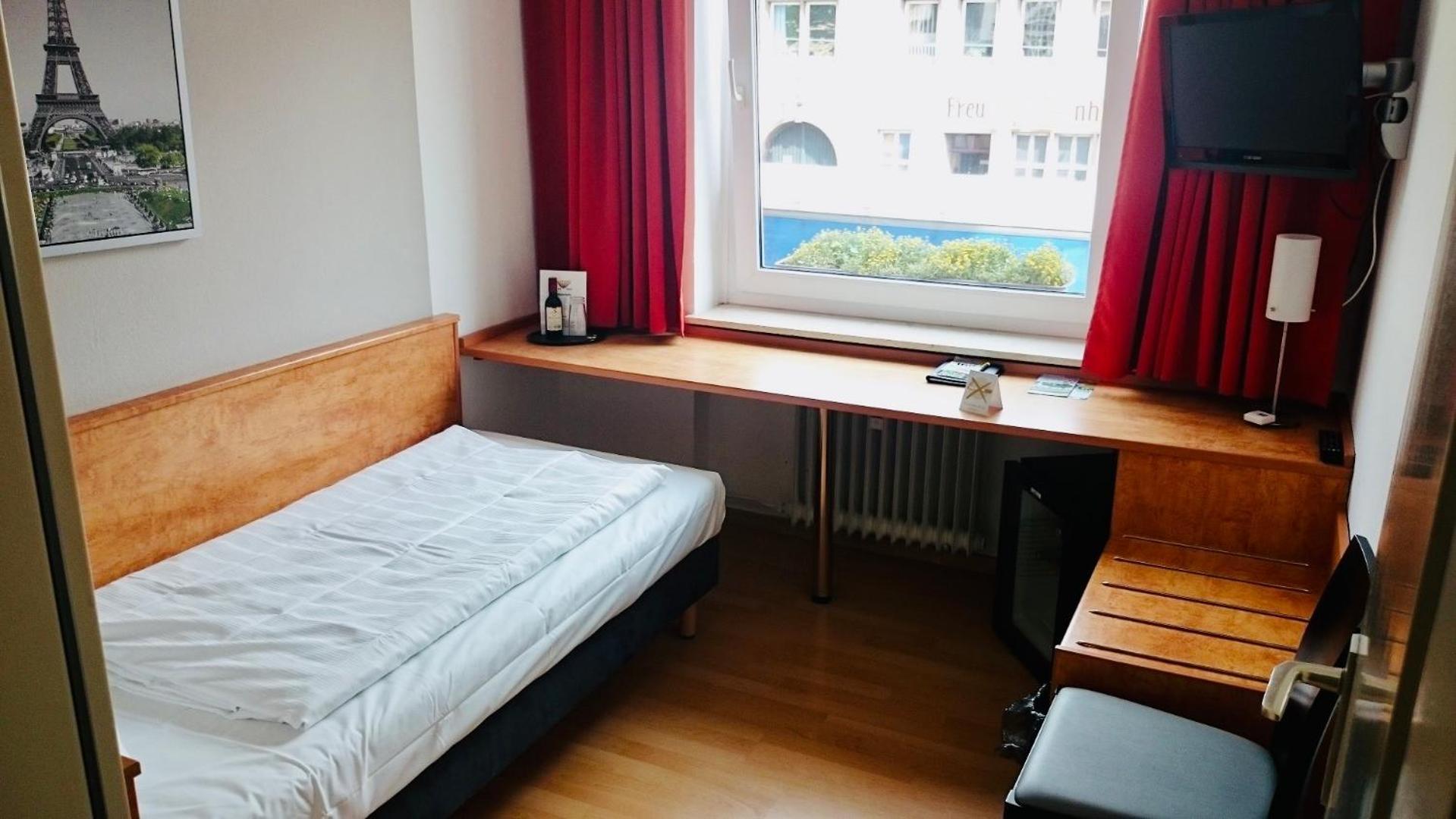 Hotel Novostar Kassel Bagian luar foto